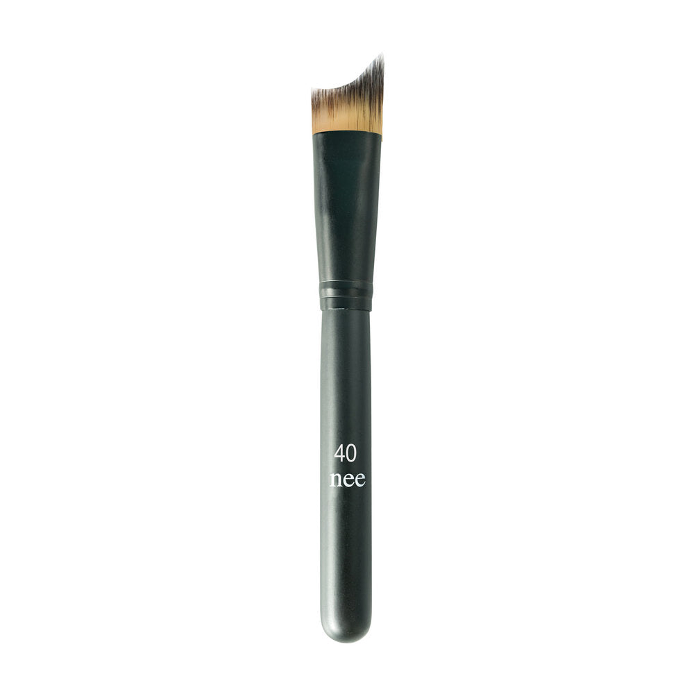 HIGH DEFINITION FOUNDATION BRUSH N° 40
